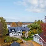 Spacious 3br Riverside With Private Sauna *