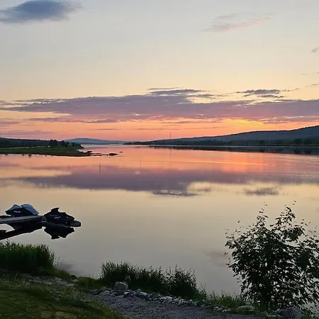 Spacious 3br Riverside With Private Sauna