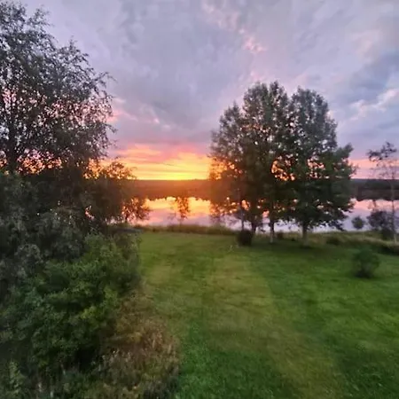 Spacious 3br Riverside With Private Sauna *