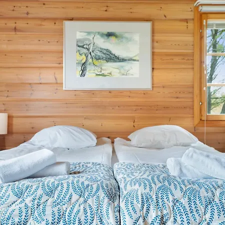 Spacious 3br Riverside With Private Sauna *