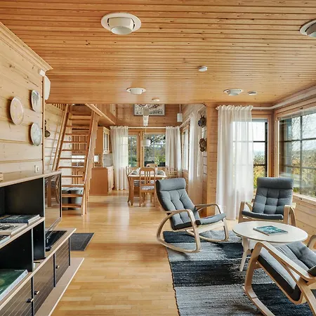 Spacious 3br Riverside With Private Sauna Villa Rovaniemi