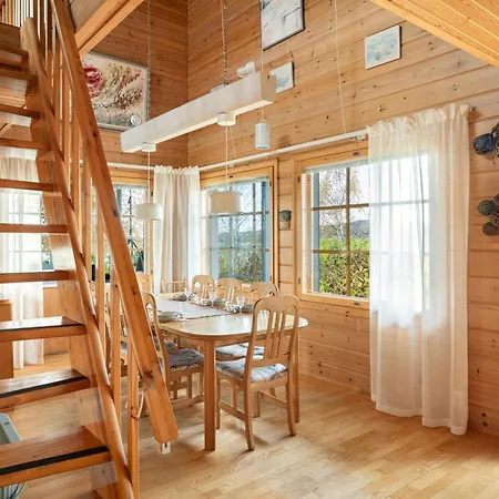 Spacious 3br Riverside With Private Sauna Вилла *