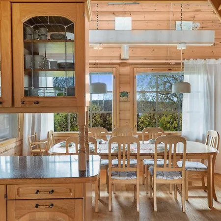 Вилла Spacious 3br Riverside With Private Sauna *