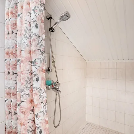 Spacious 3br Riverside With Private Sauna Рованиеми