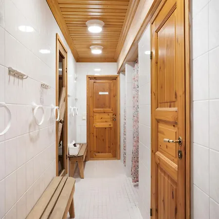 Spacious 3br Riverside With Private Sauna *