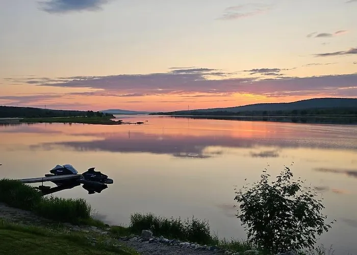 Spacious 3br Riverside With Private Sauna