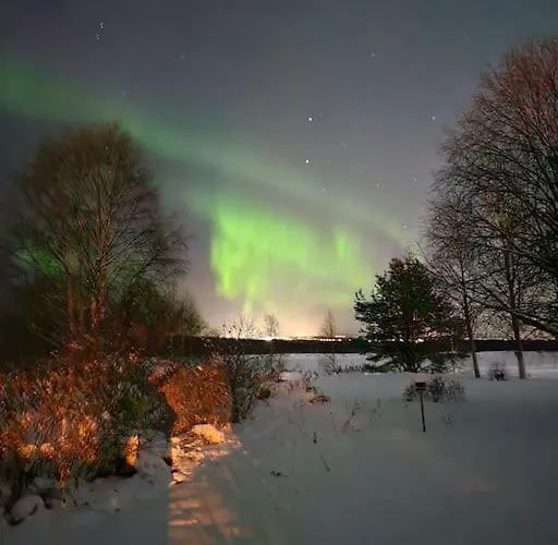 Spacious 3br Riverside With Private Sauna *