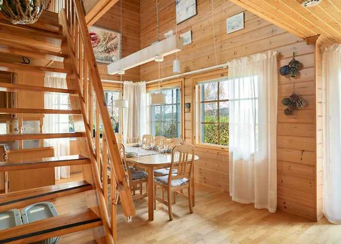 Spacious 3br Riverside With Private Sauna Willa *