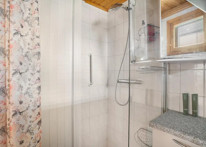 Willa Spacious 3br Riverside With Private Sauna