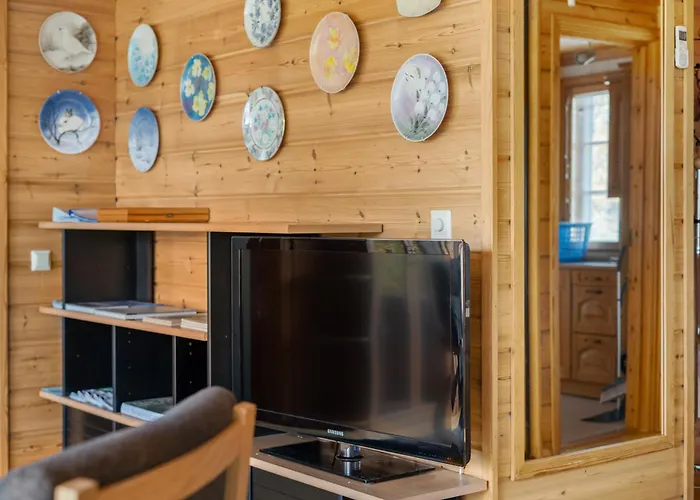 Spacious 3br Riverside With Private Sauna Willa *