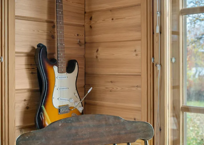 Spacious 3br Riverside With Private Sauna