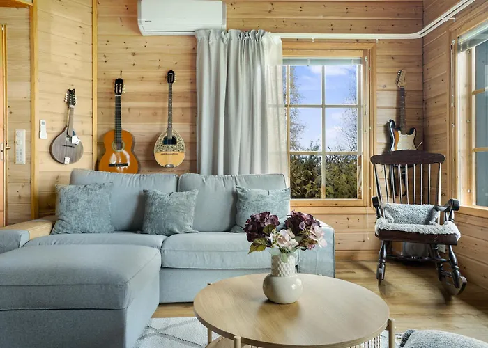 Spacious 3br Riverside With Private Sauna *